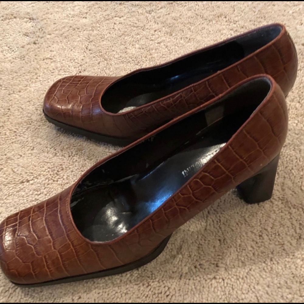 Enzo Angiolini Brown Crocodile Print. SZ 7.5